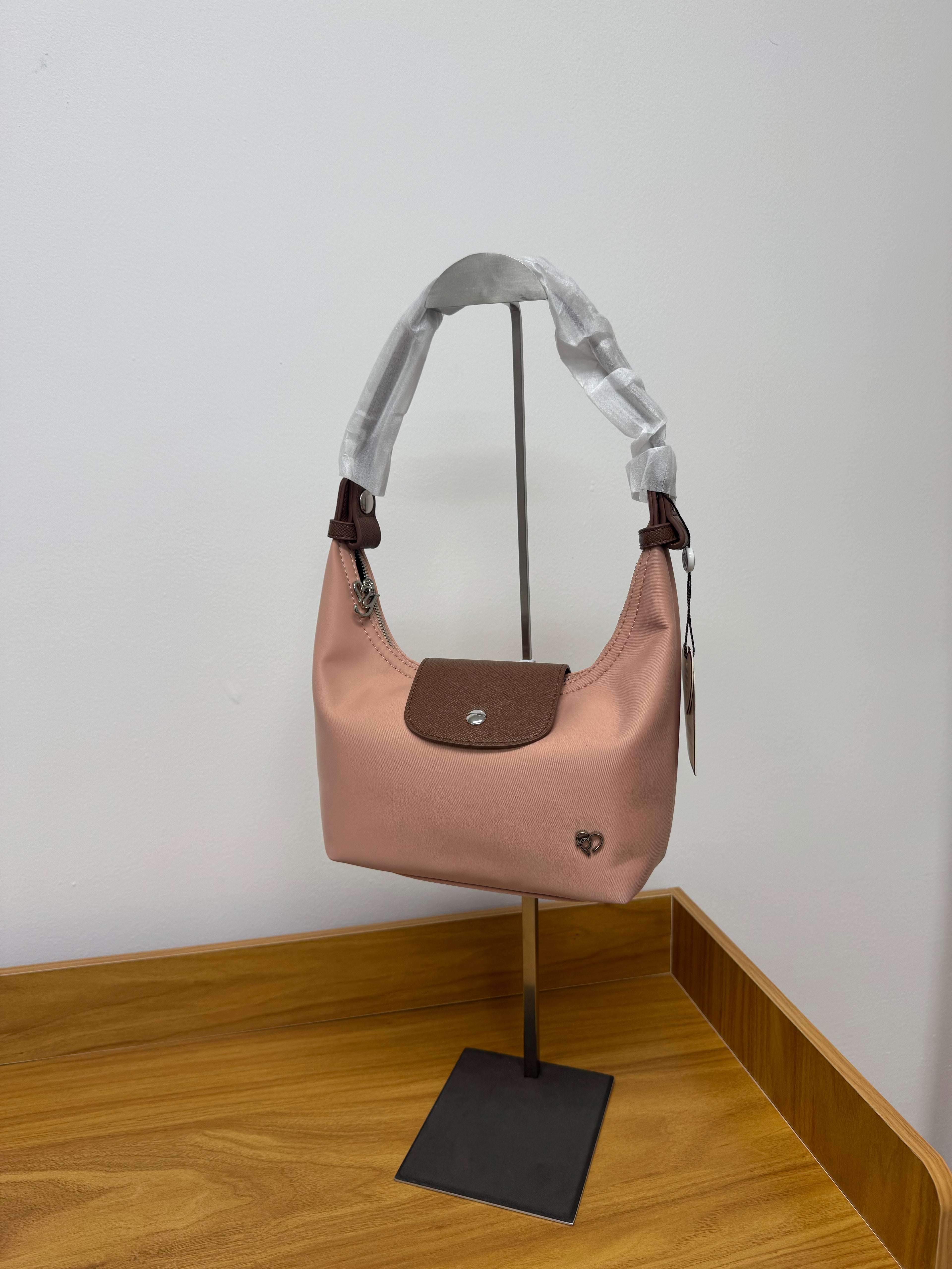 PonyTwentyeight28 Mo-ya Nylon