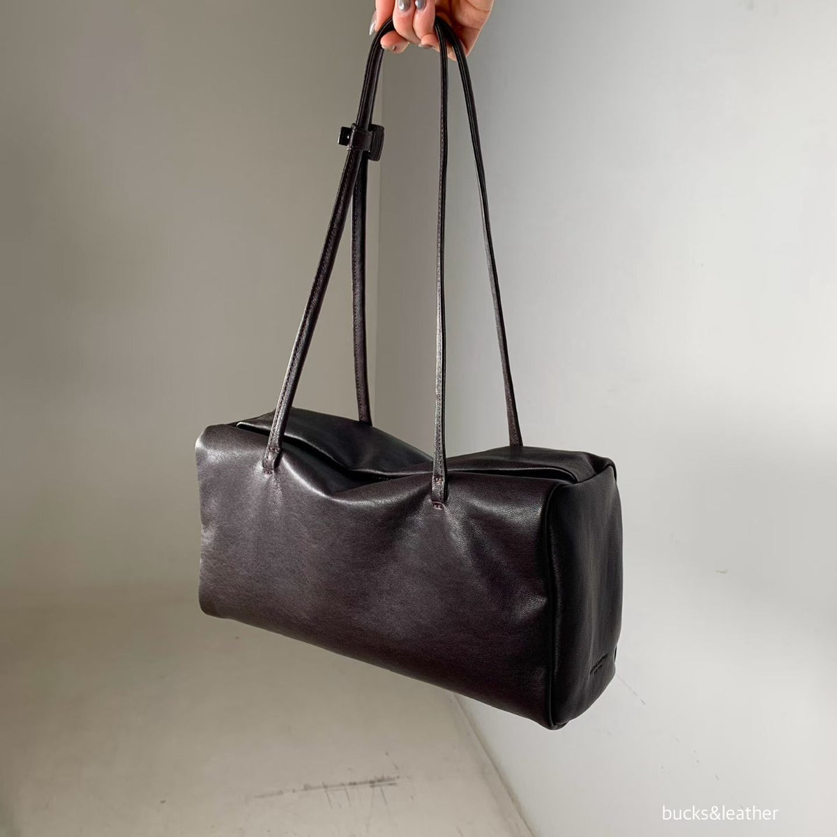 Bucks & Leather 爆款枕頭包