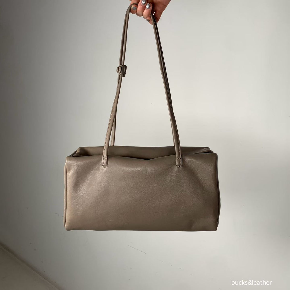 Bucks & Leather 爆款枕頭包